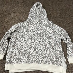 American Eagle Outfitters Oversized Gray and White Leopard Print Hoodie